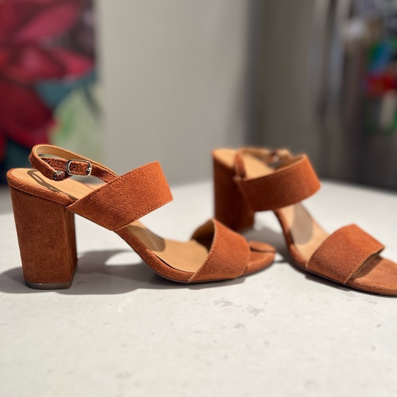 Sandals - Banana Republic - size 8 - Picture 2 of 4